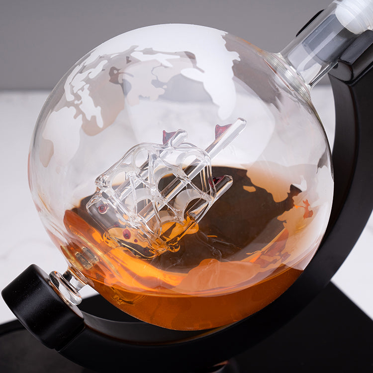 Factory Sale Custom 850ML Globe Shape Glass Whiskey Decanter Set ā Premium Liquor Dispenser with Etched World Map & Glasses for Bar or Gift